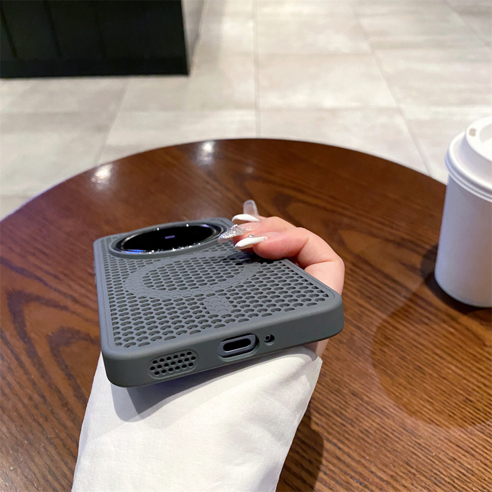 Coque de refroidissement à dis - Heat Dissipation Mesh Breathable Case avis et prix